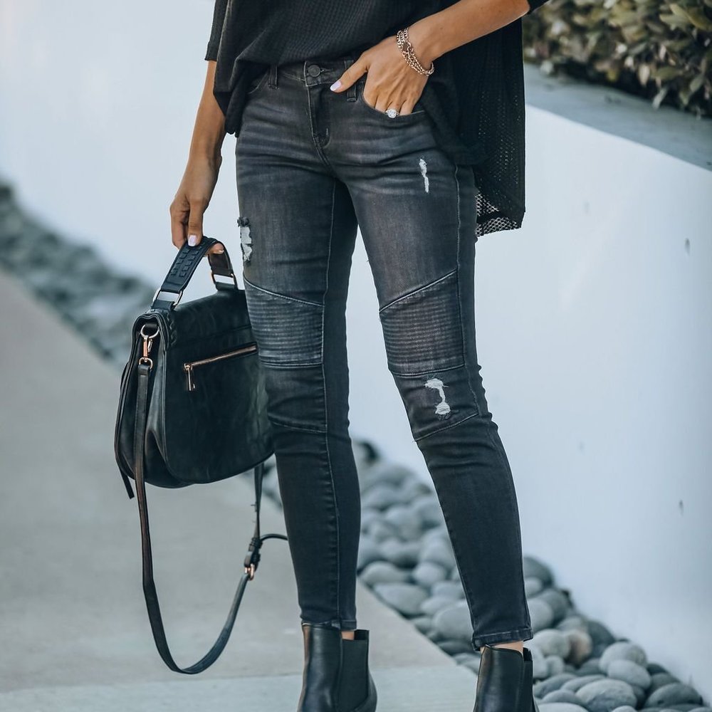 BNWT KanCan UNITED MIDRISE DISTRESSED MOTO SKINNY